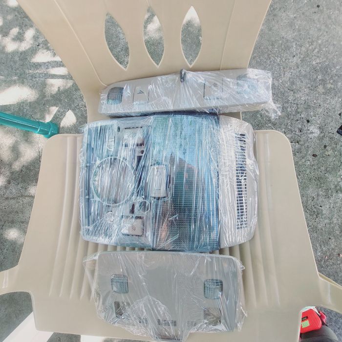 Части за ауди а4 б6  има и врати оборудвани черен металик