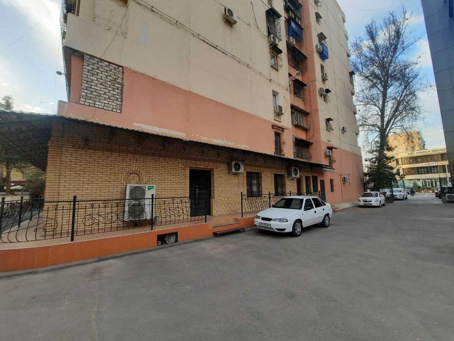 Продаётся офис в центре / Ц-5 Пожарка, Ресторан LaLi