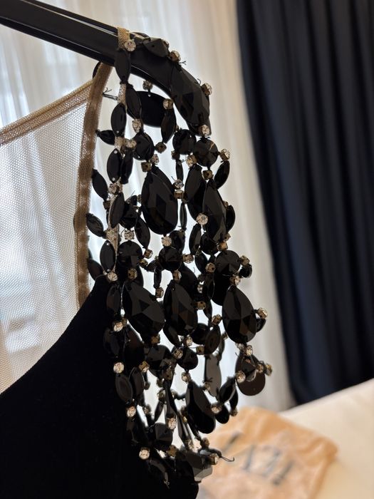 Продам вечернее черное платье