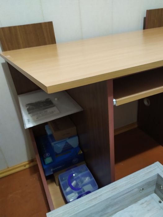 Компьютерный стол.