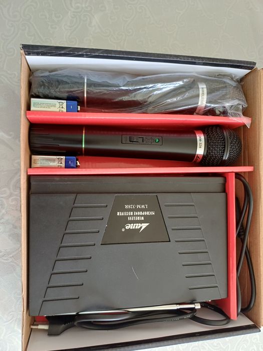 Микрофон 2штук с приемником