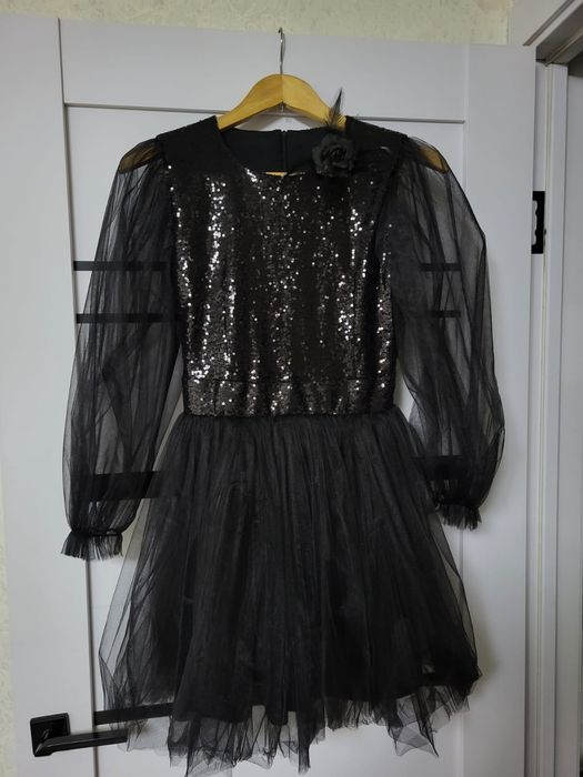 Продам платье с шлейфом