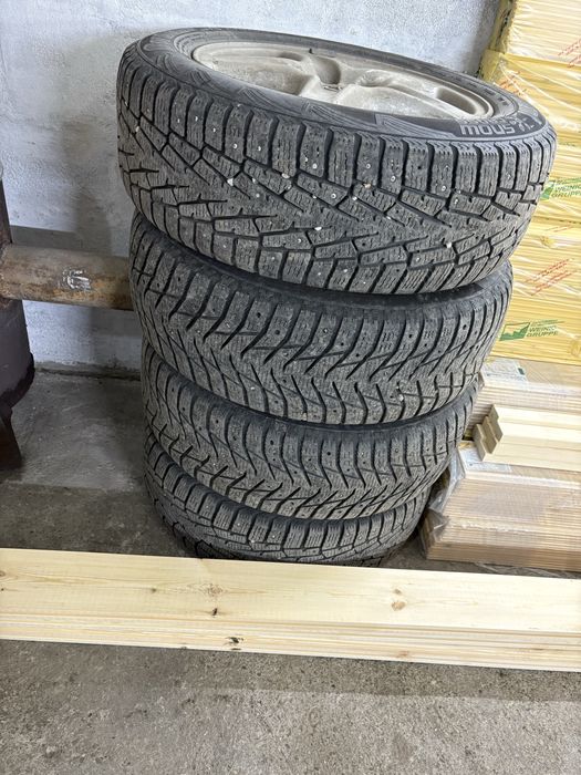 Резина зимняя вместе с дисками