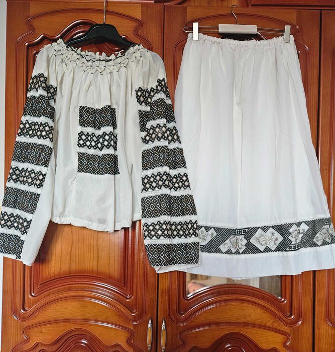 Costum Popular cusut manual