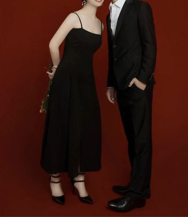 Черное нарядное платье