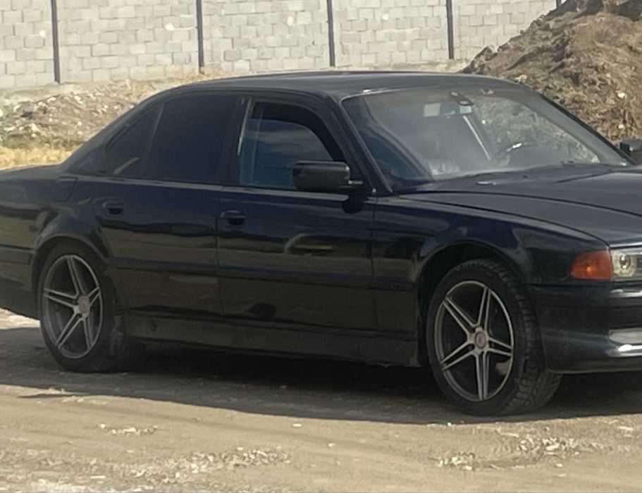 Бмв диск р18 продаеться