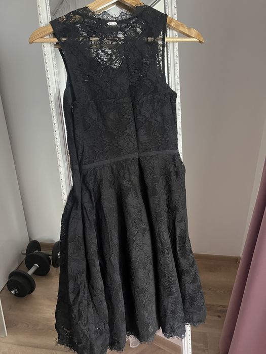 черна дантелена рокля guess