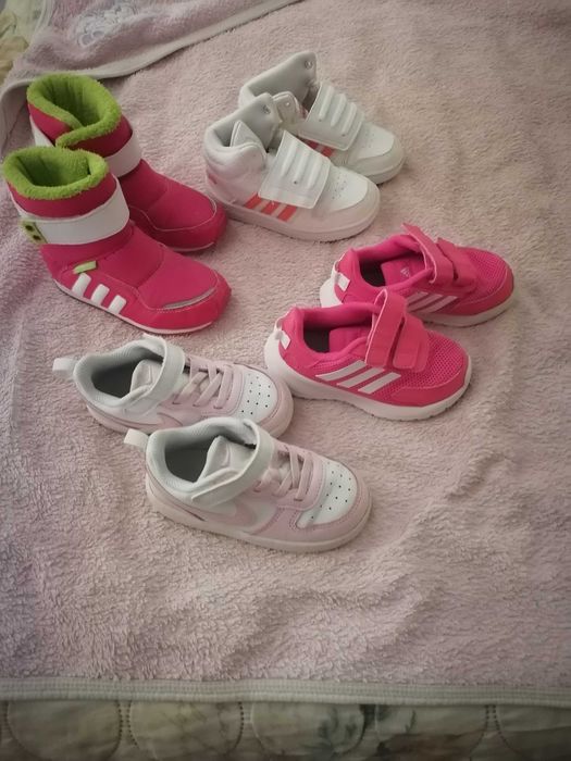 Маратонки адидас и найк