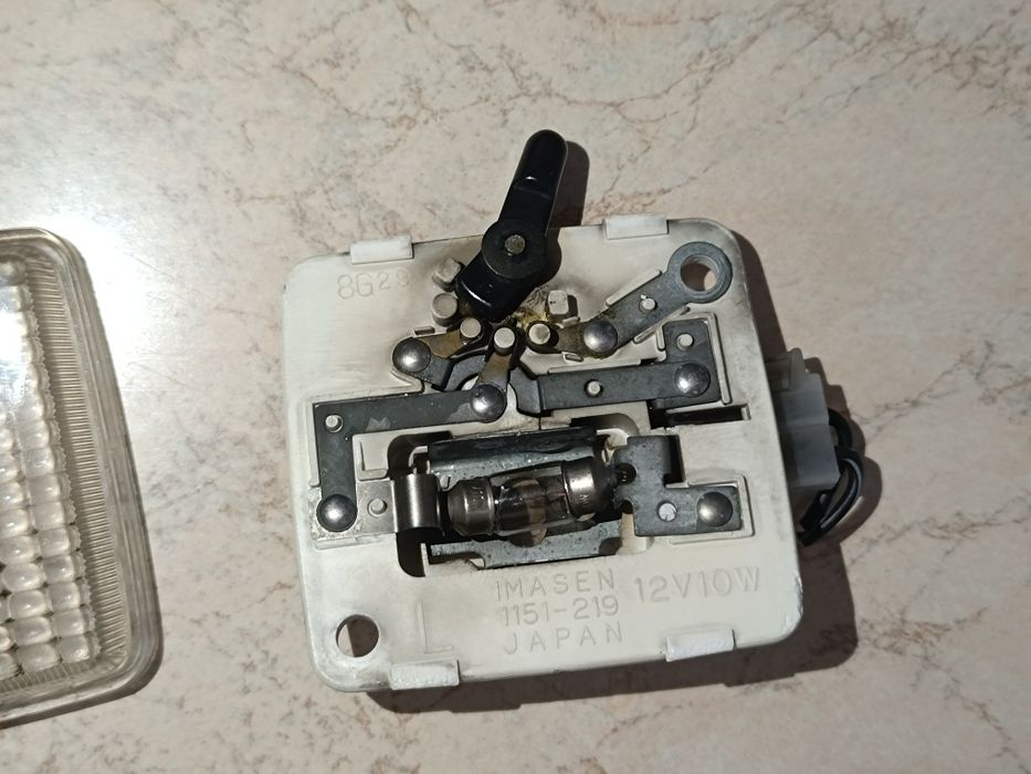 Плафон салонного освещения Mazda 323 BF