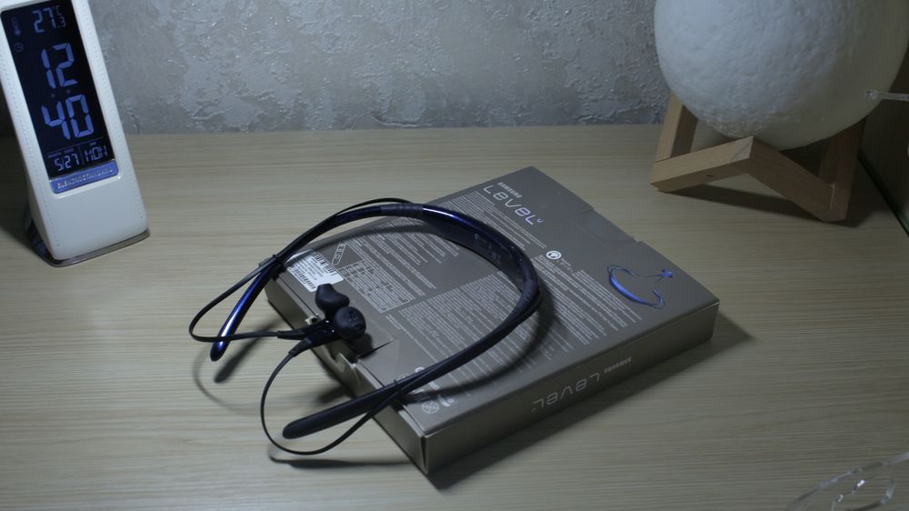 Наушники Samsung Level U