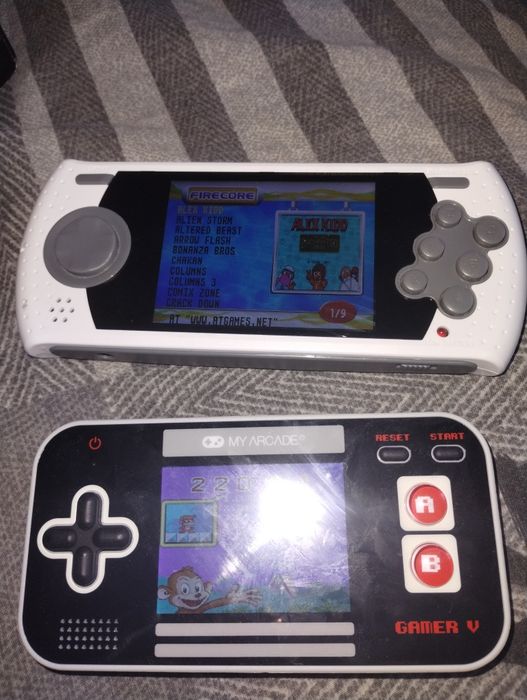 Продам игровые консоли