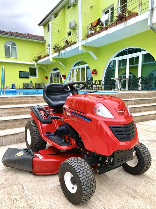 Tractoras de tuns iarba Toro Profesional 3 Cutite 20.0 CP 600cc Hydro