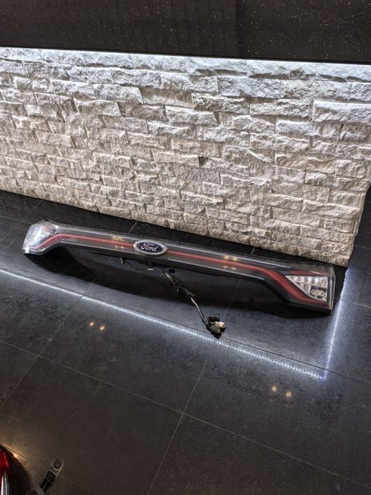 Stop central stop haion mijloc Ford edge