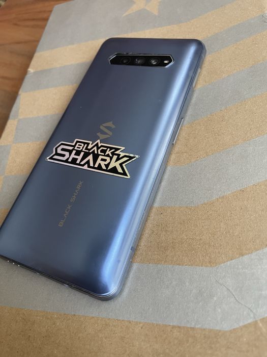 blach shark 4pro