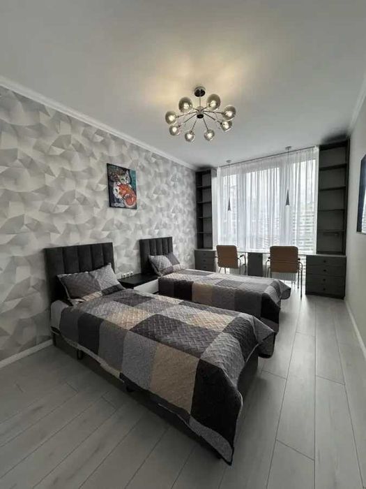 Дава се под наем Двустаен апартамент в София, Център - 100 кв.м за 612 € - Снимка #3