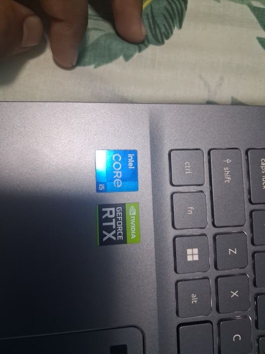 Acer Aspire 5 intel Core i5 yangidek