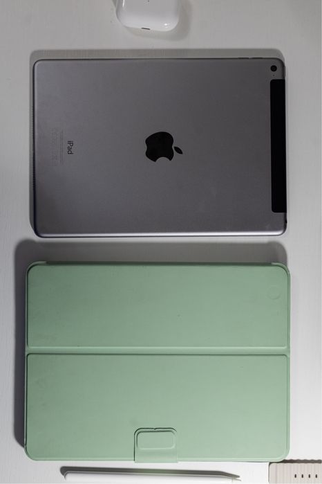 Планшет Apple iPad iOS 15, SIM, 16GB