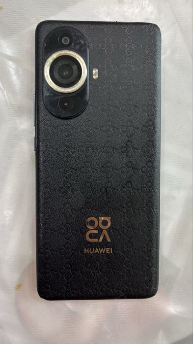 Телефон Huawei 11 pro