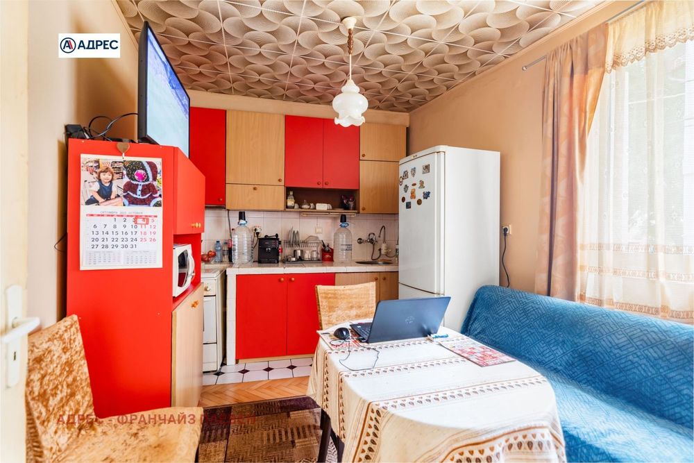 Къща в Плевен-9-ти квартал площ 194 цена 155000