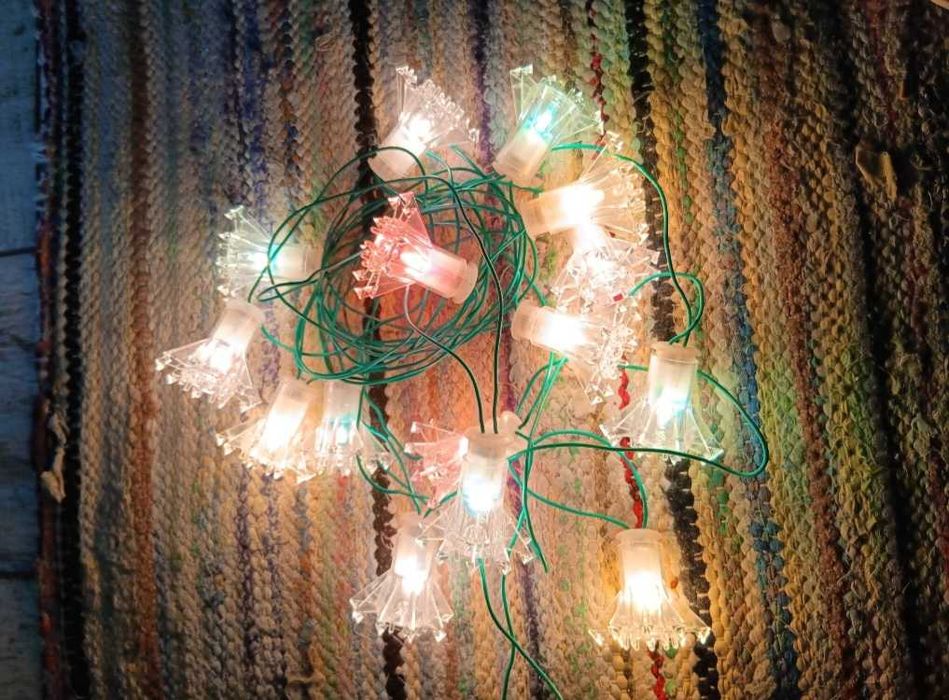 Instalatie veche pom de Crăciun, de iarna, perioada comunista RSR