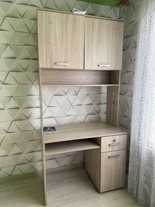 Продам стол -шкаф б/у . Цена 10.000