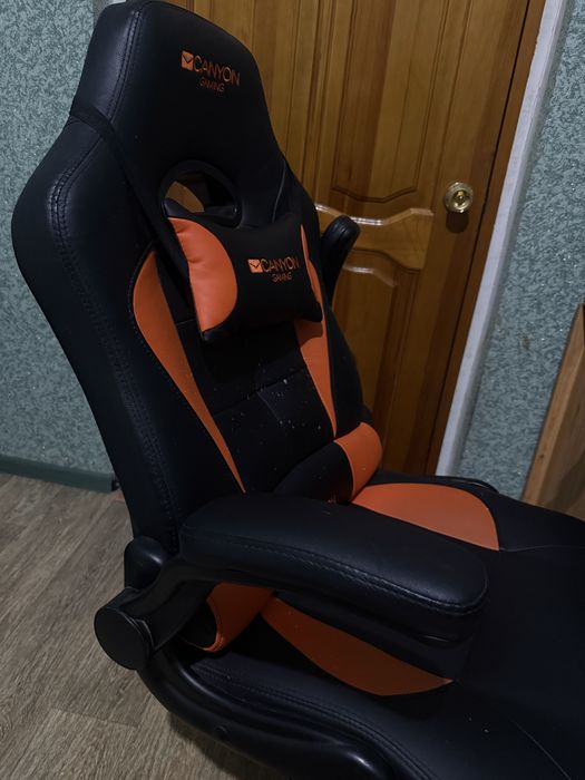 Продам игровое кресло CANYON