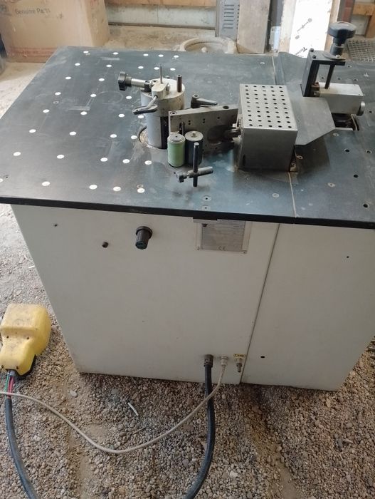 Mașina de aplicat cant ABSpe drept și rotund