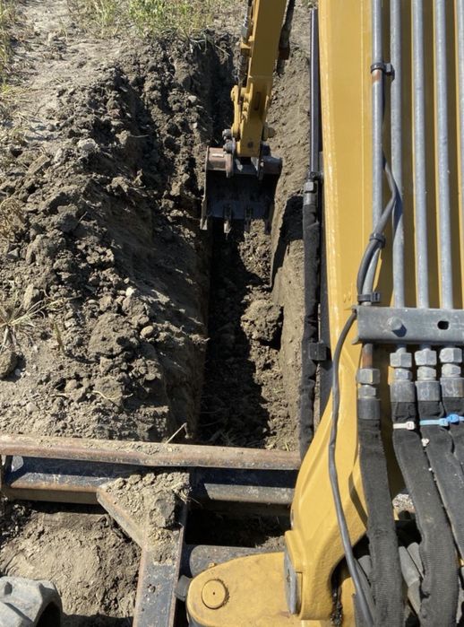 Prestez servcii, inchiriez: buldoexcavator, miniexcator si bascula