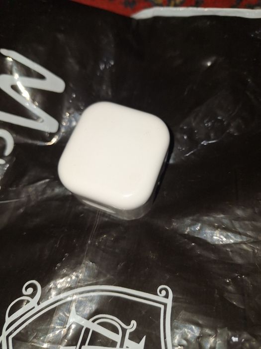 Iphone orginal zaryadchik