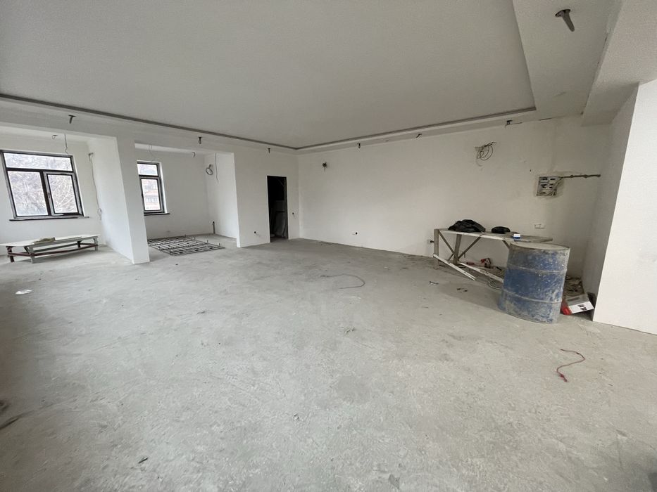 Сдам в аренду здание, Эко базар, Первая линия под офис, кафе V1