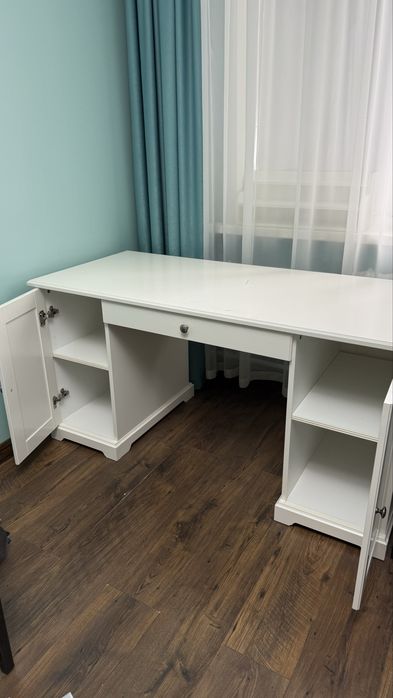 Продам стол писменный 1.45/65