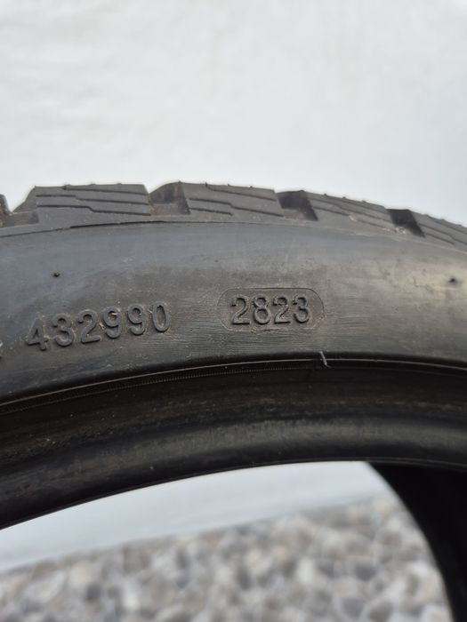 1бр 255 35 20 nokian зимна 23г