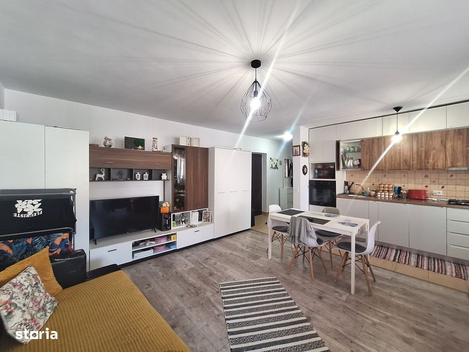 Apartament cu 2 camere, 49 mp, balcon, zona Sub Cetate — fotografia 1