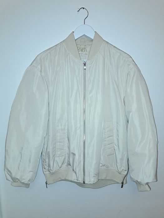 Бежово бомбър яке Zara