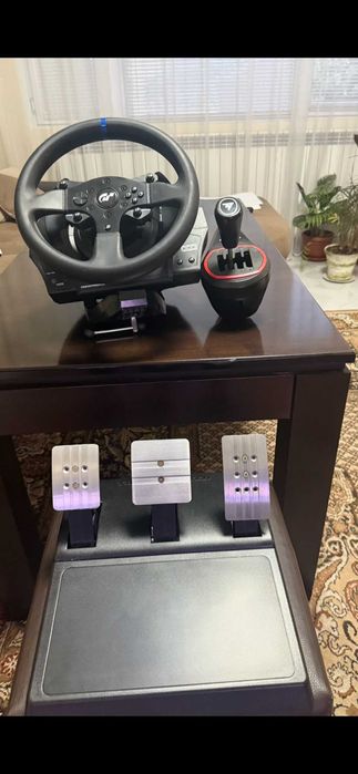 Thrustmaster T300RS GT + Thrustmaster TH8S Shifter
