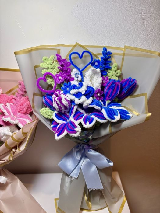 Buchete de flori artificiale handmade din ață plușată