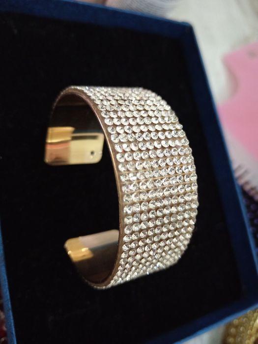 Kelinlar uchun chiroyli bujiteriyalar