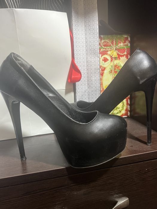 Туфли на высоком каблуке