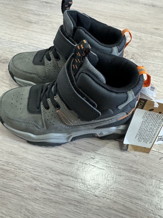 Новые детские ботинки