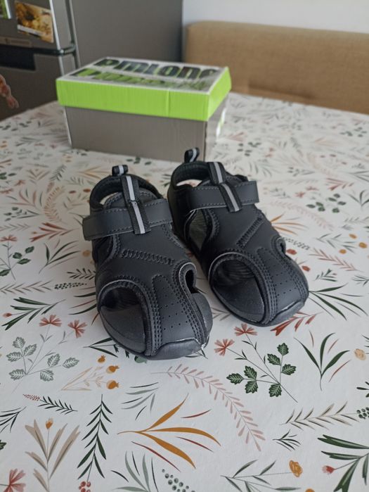 Детски черни сандали, размер 25