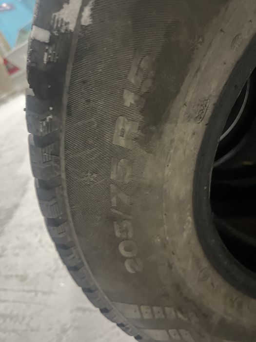 продаю резину шипованую