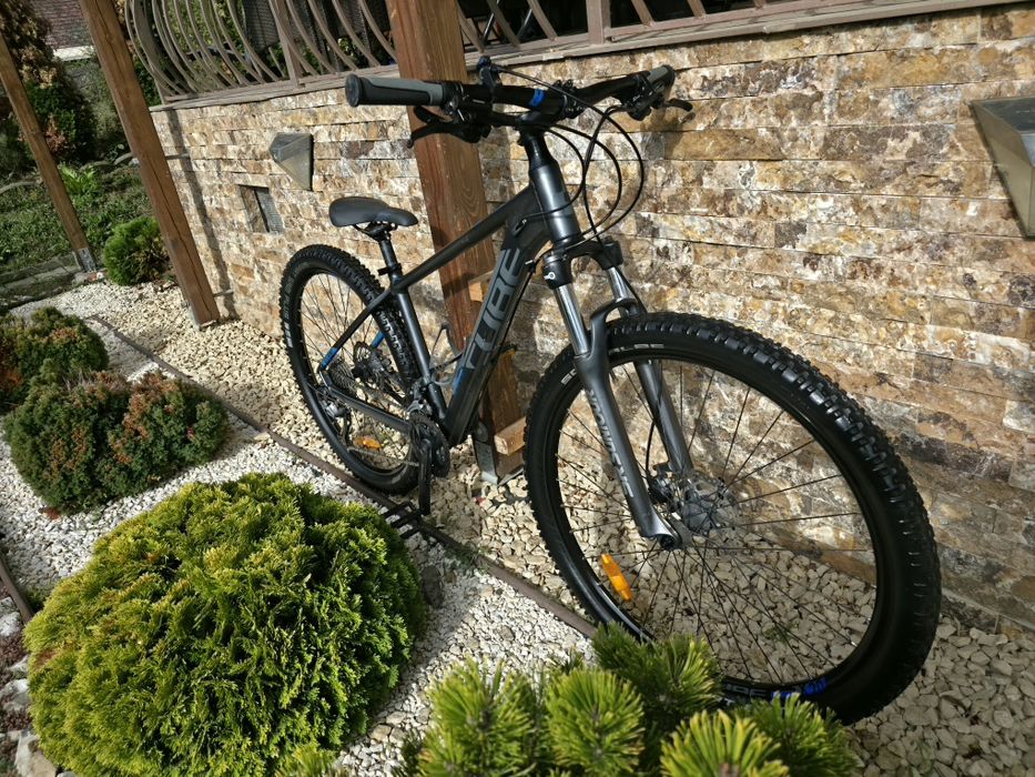 Bicicletă CUBE 27,5 R