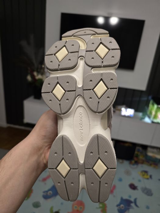 Vand adidași New Balance 9060 37, 38 , 39