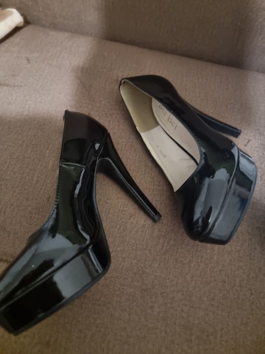 Pantofi cu toc trendy