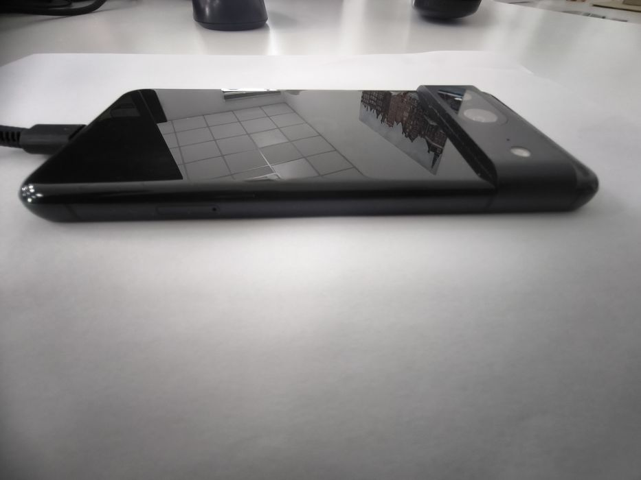 Google Pixel 8 pt Piese , Defect Placă (Ecran Original IMPECABIL)