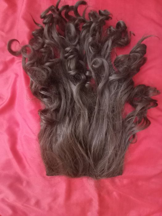 Продаю парики натуральный волосы 100%.