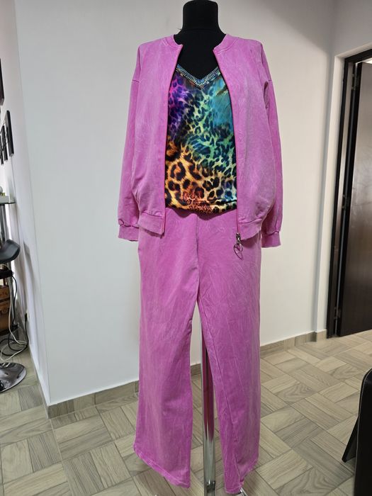 Trening roz barbie, model cu pantalon larg, buzunare laterale