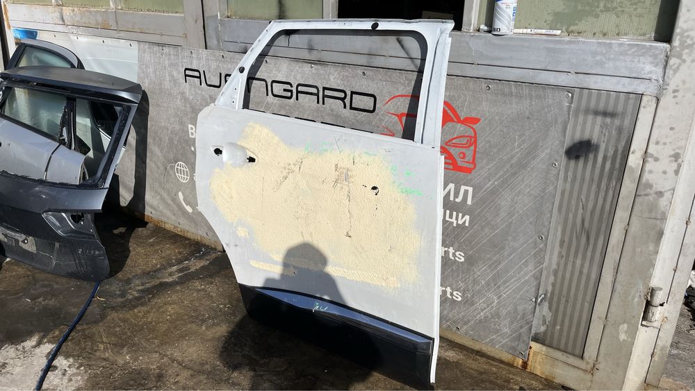 3 бр. задна лява и 2 бр. задна дясна врата Peugeot 3008 2 (2016-2019)