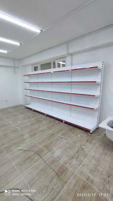 стеллажи полки витрины торговые