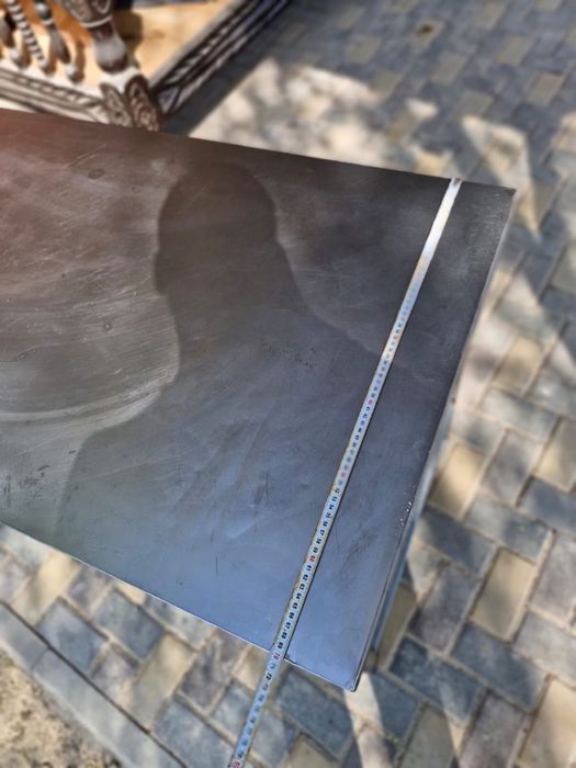 Металлический стол